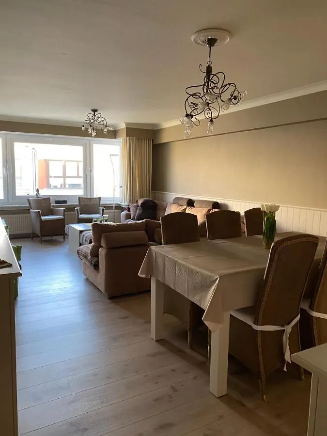 Zeezicht 8 Hoog Apartment Ostend Belgium
